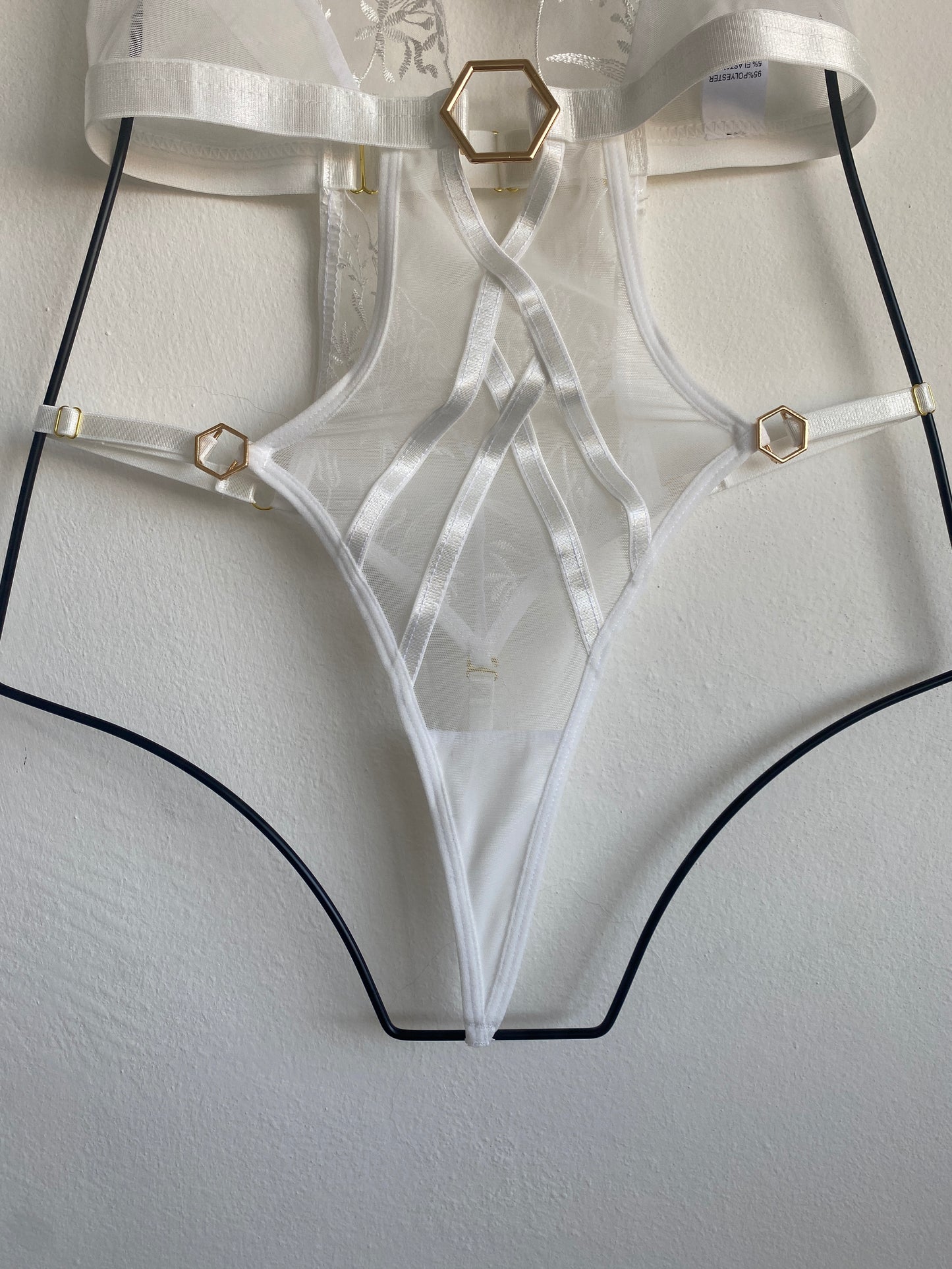 Leena bodysuit + choker + handcuffs