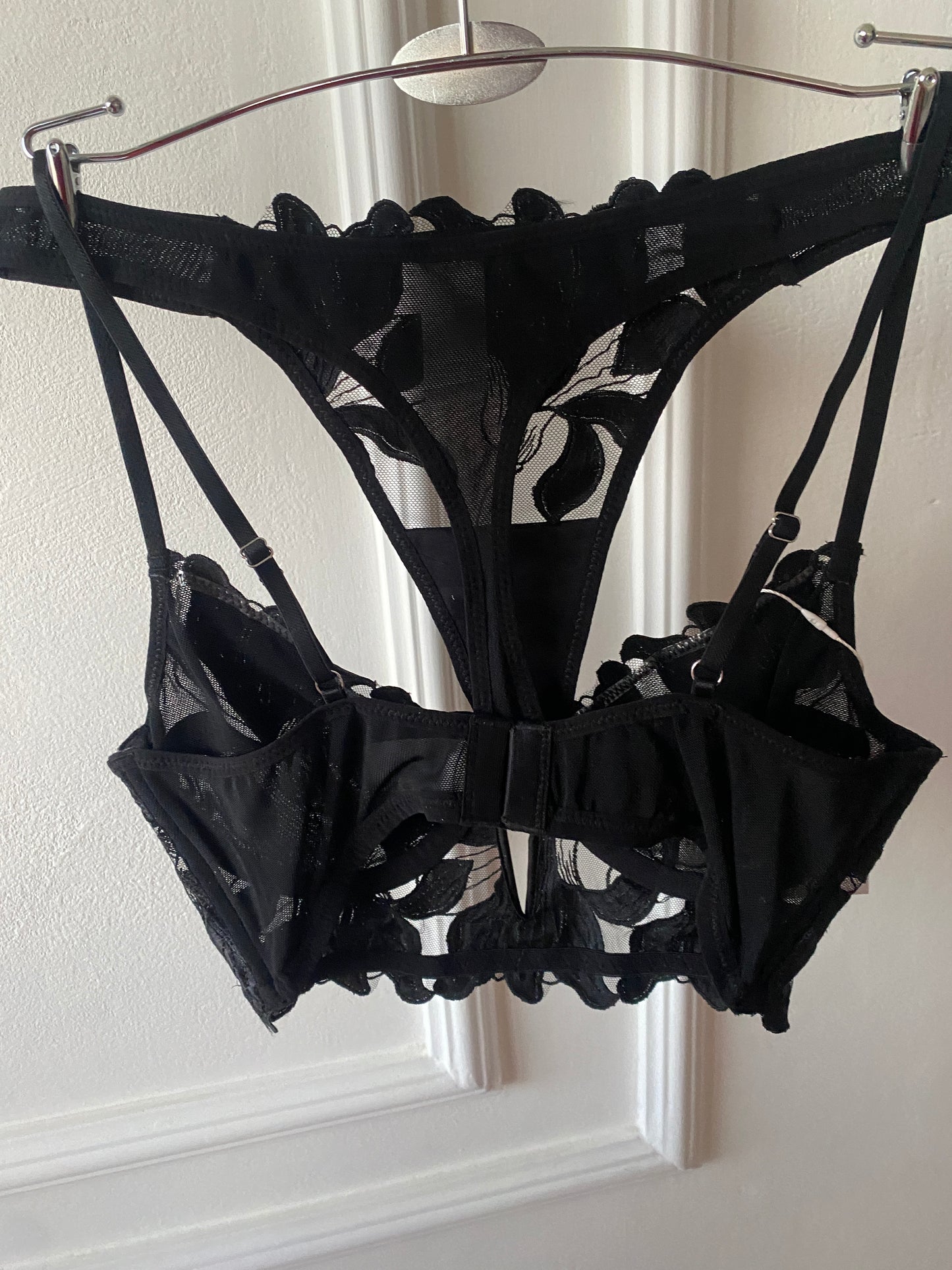 Claudine set in black