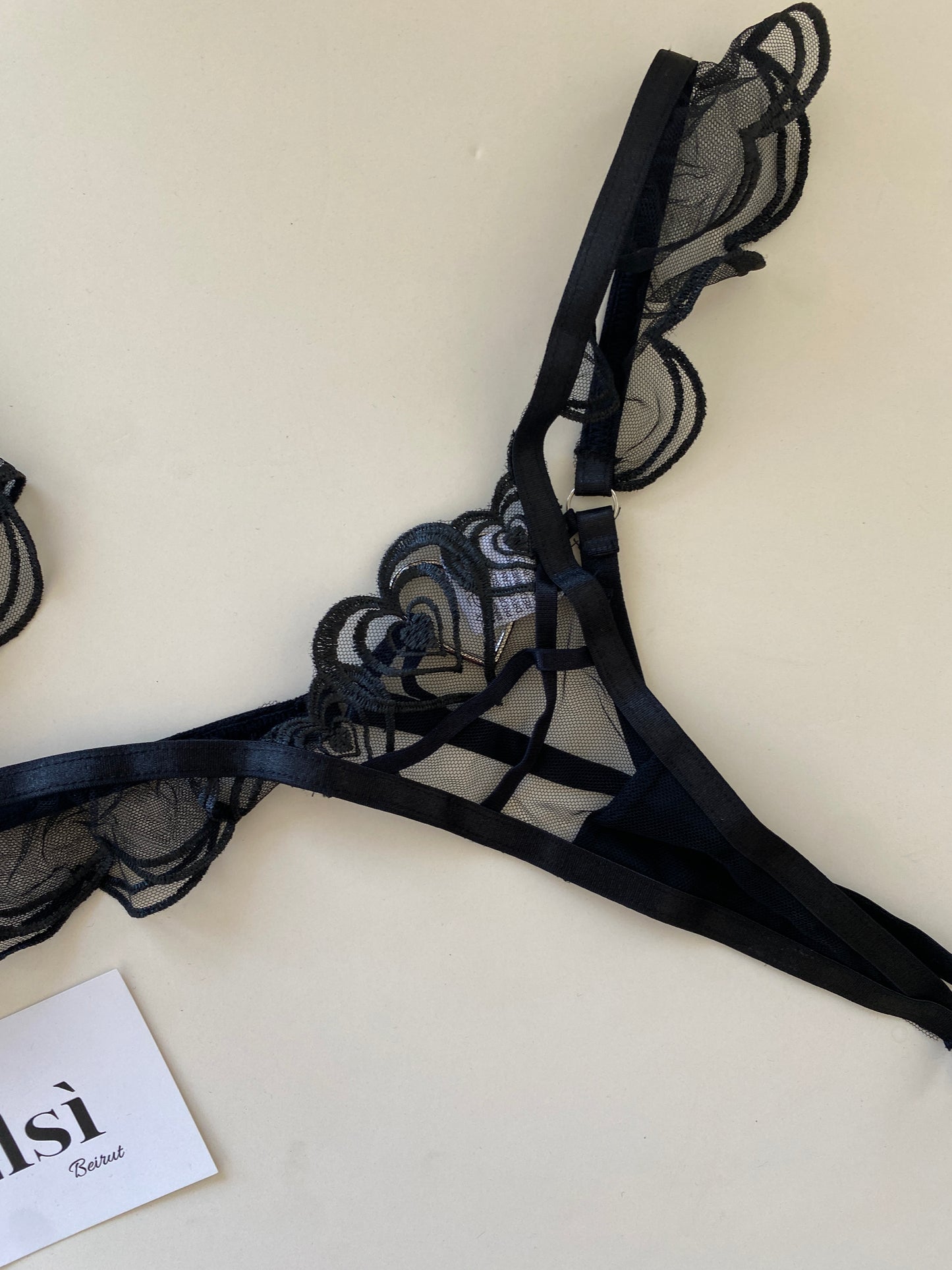Taline set in black