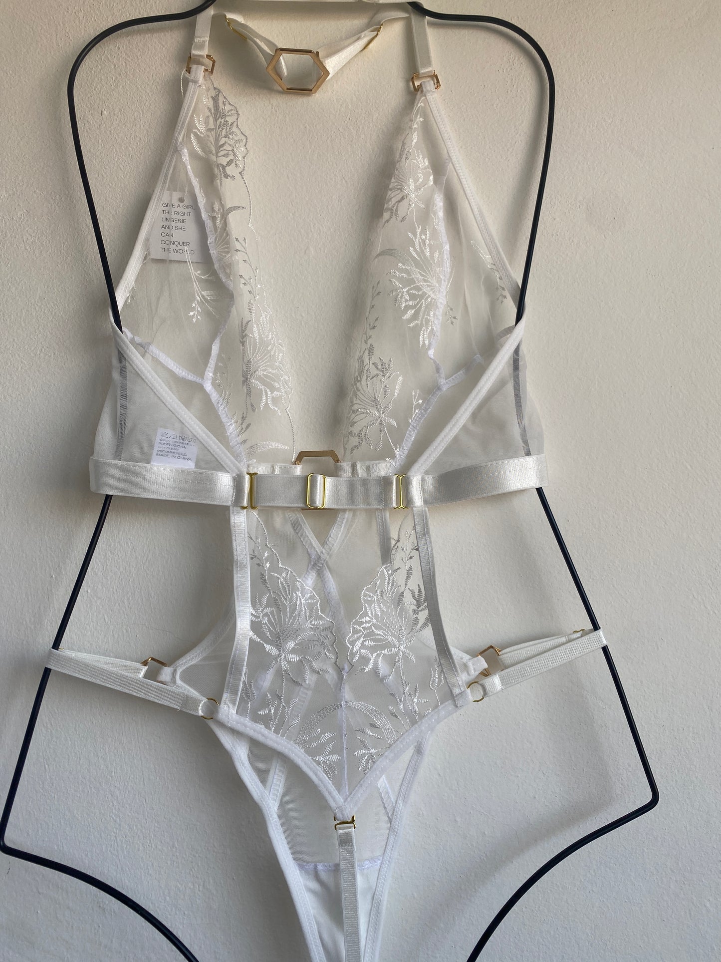 Leena bodysuit + choker + handcuffs