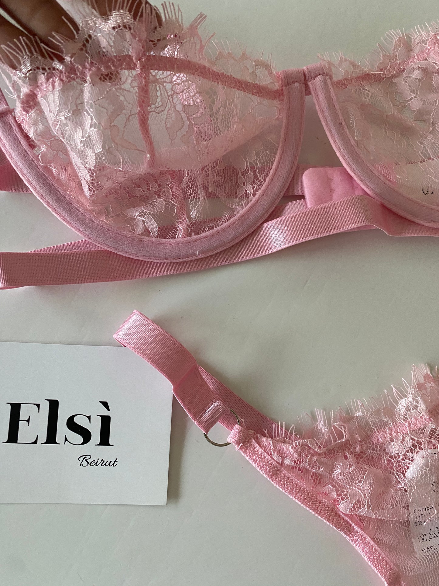 Alma set in baby pink