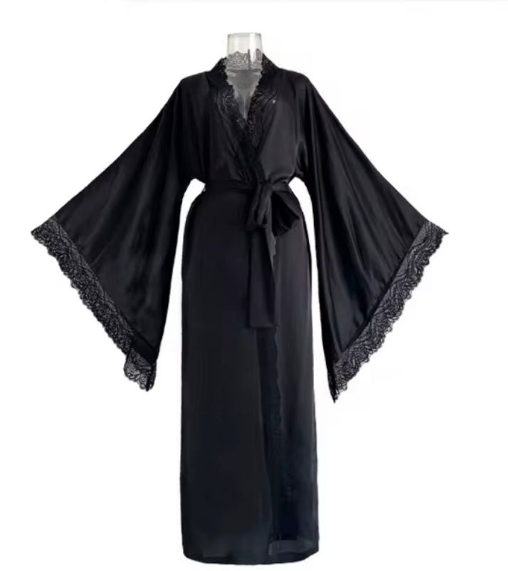 Lindy silk robe in black