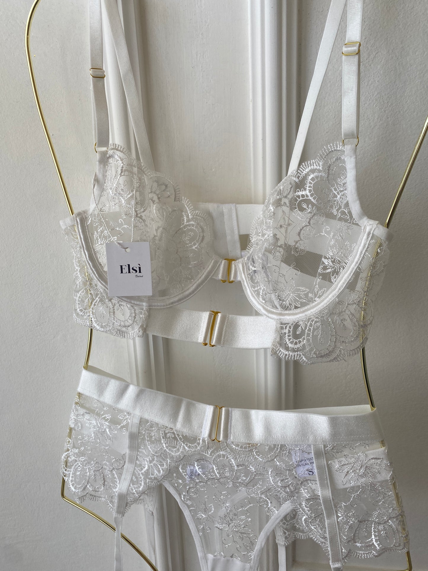 Adriana set in white