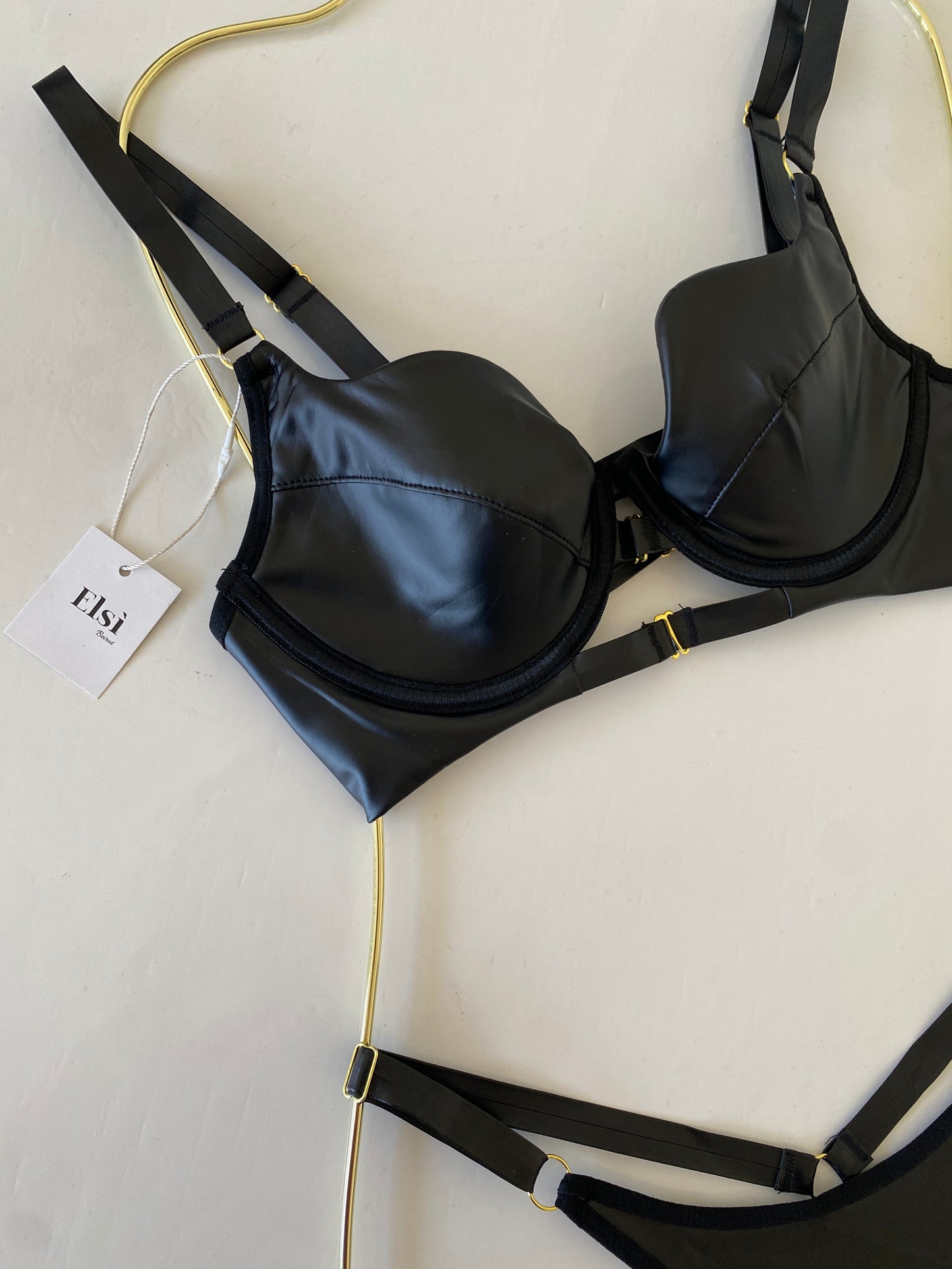 Ramona leather set
