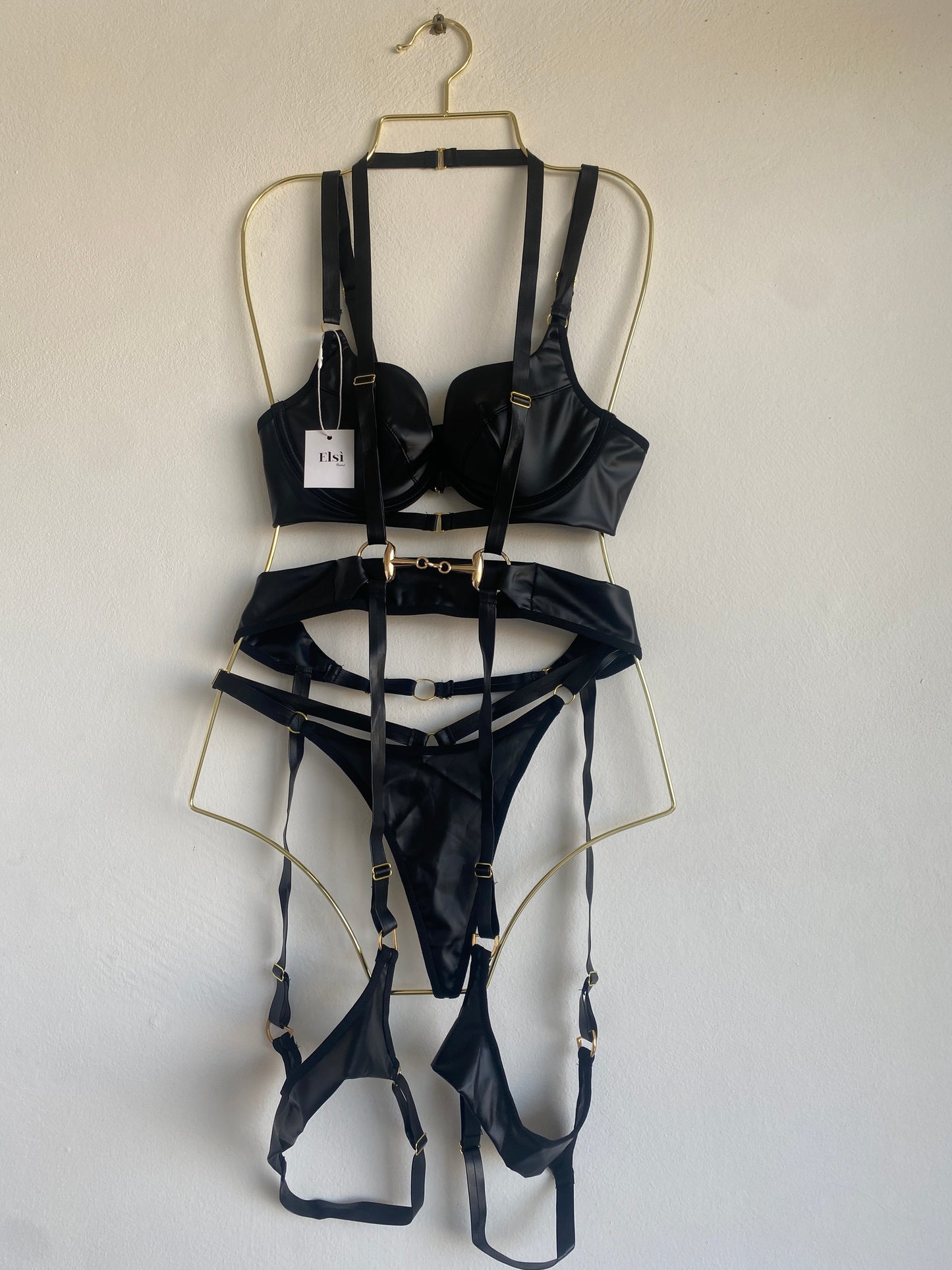 Ramona leather set