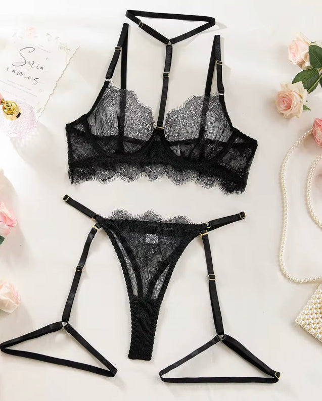 Helen set in black