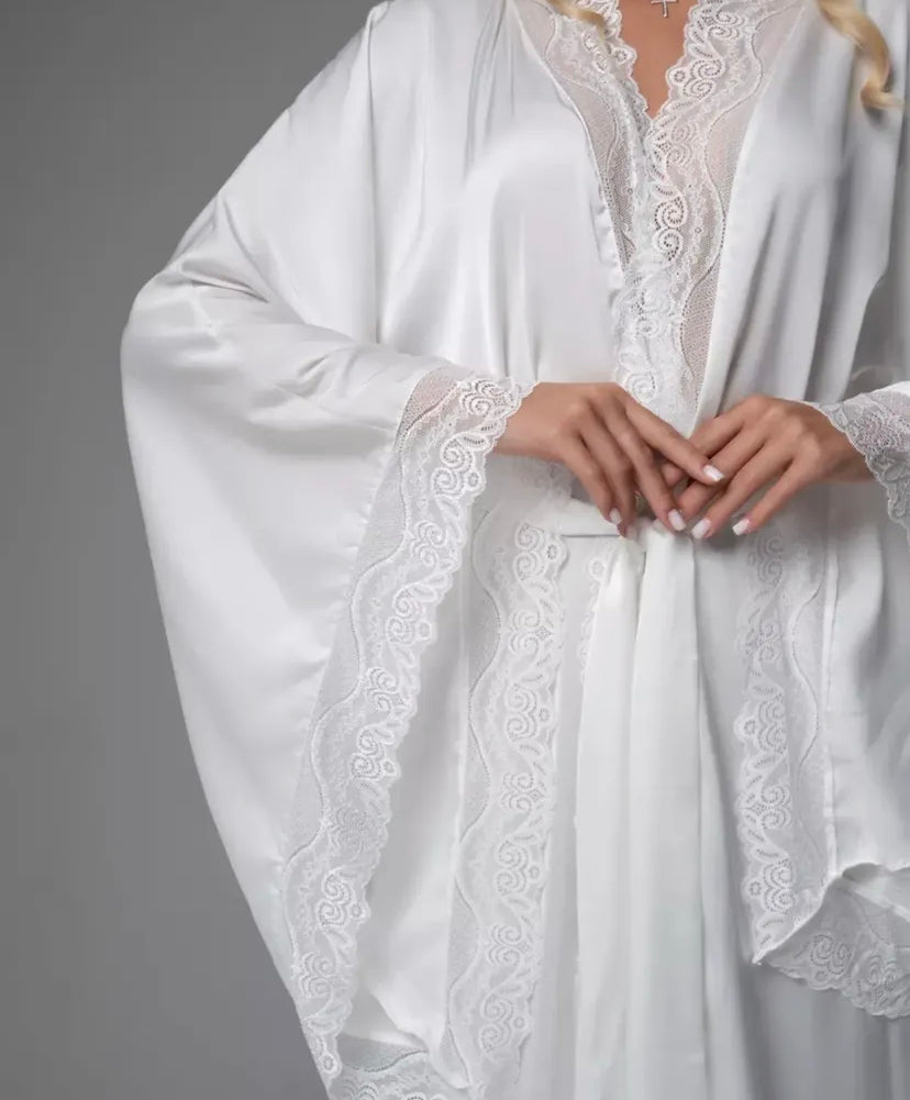 Lindy silk robe in white