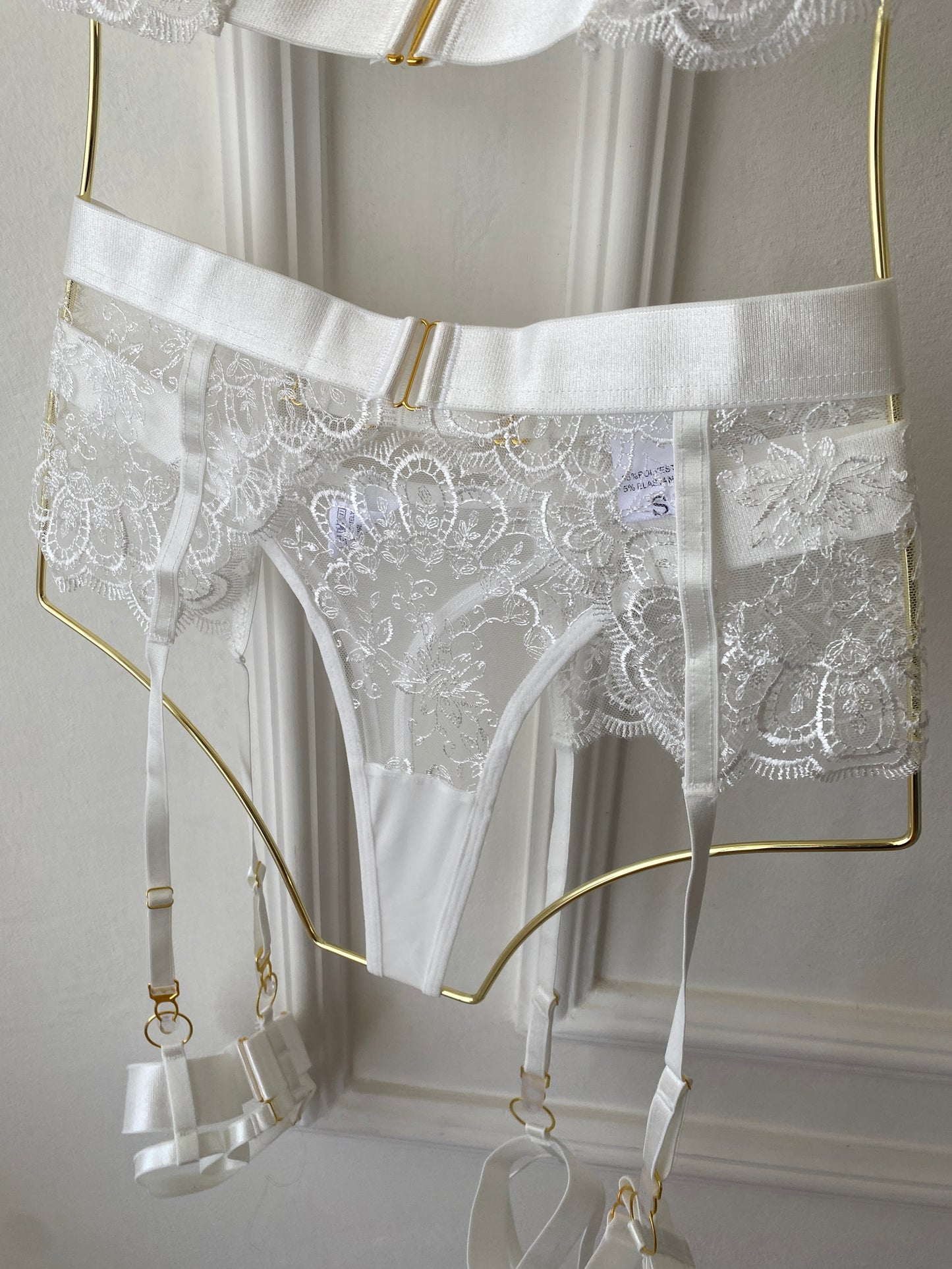Adriana set in white