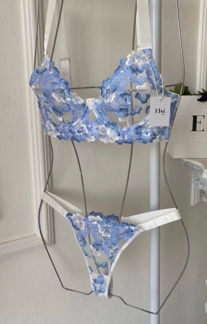 Nancy set in blue