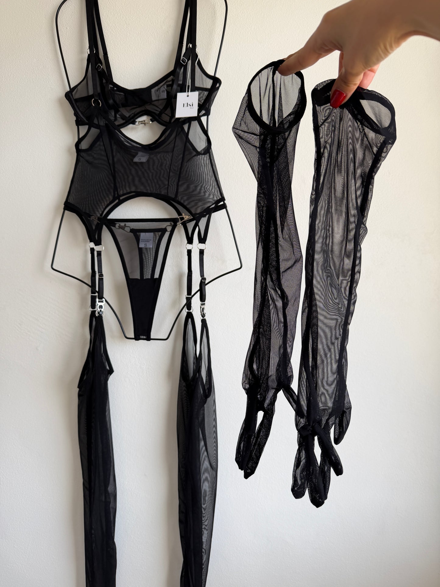 Reem set( gloves and socks included)