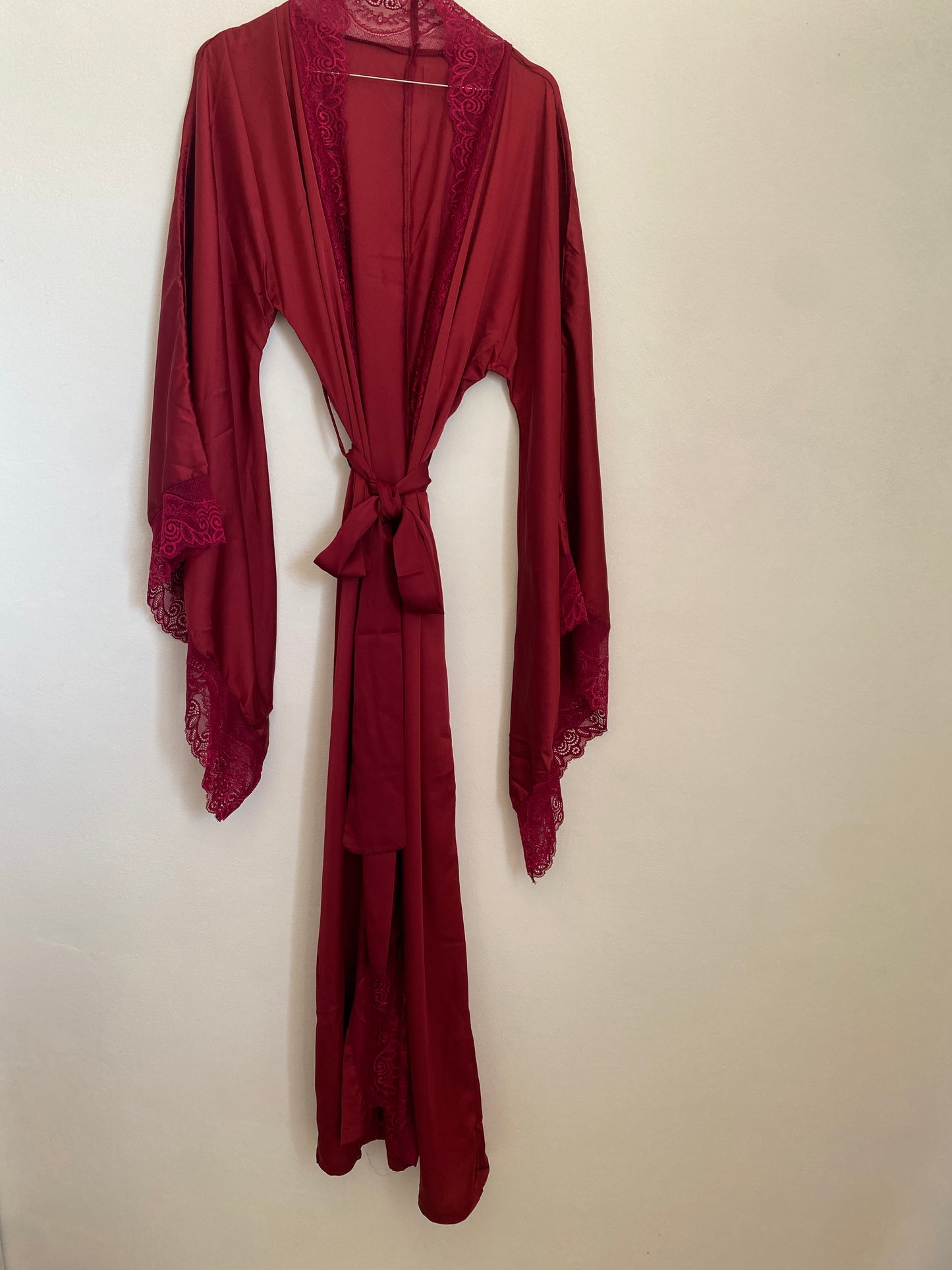 Lindy silk robe in burgundy