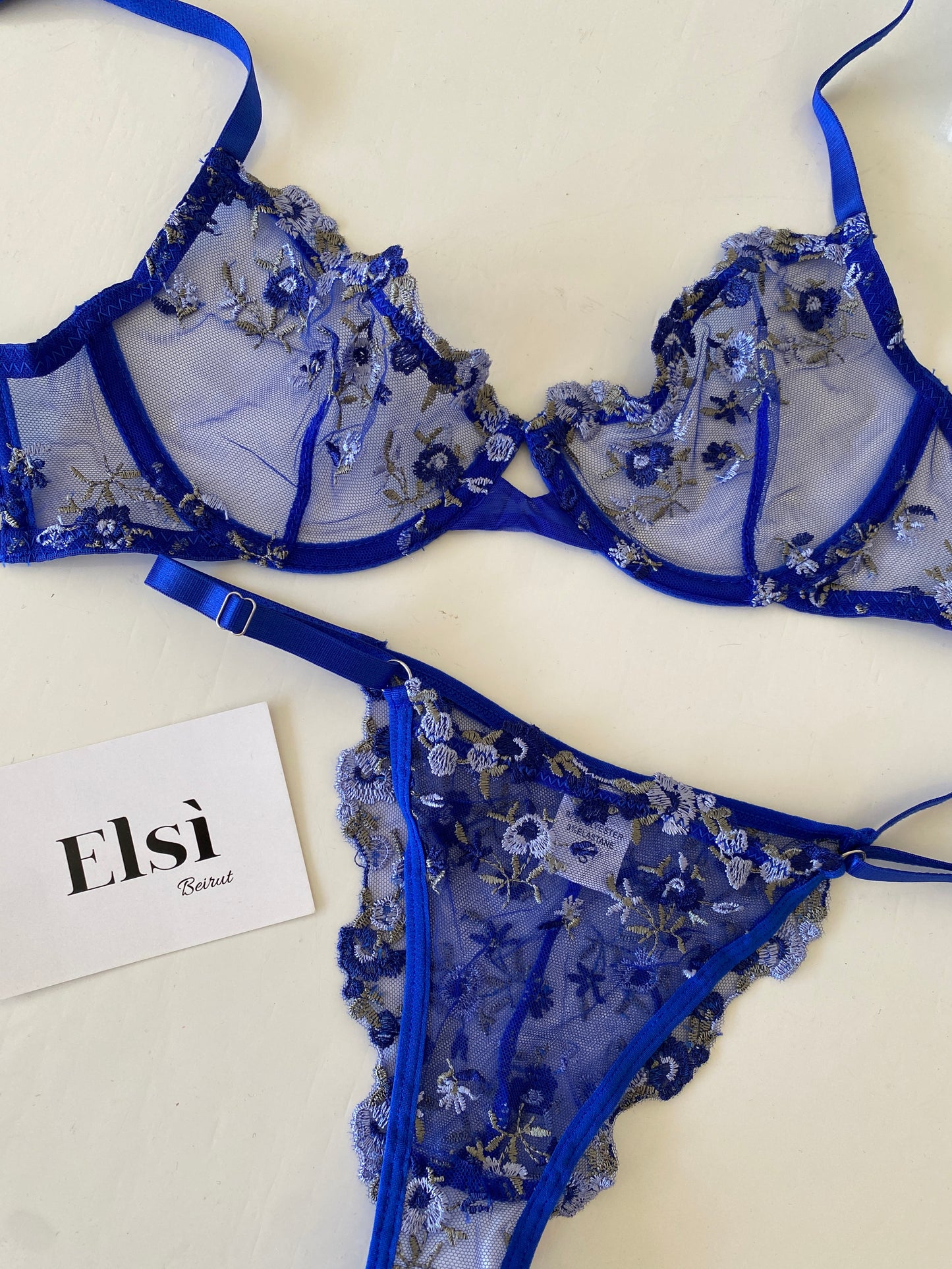 Ava set in blue