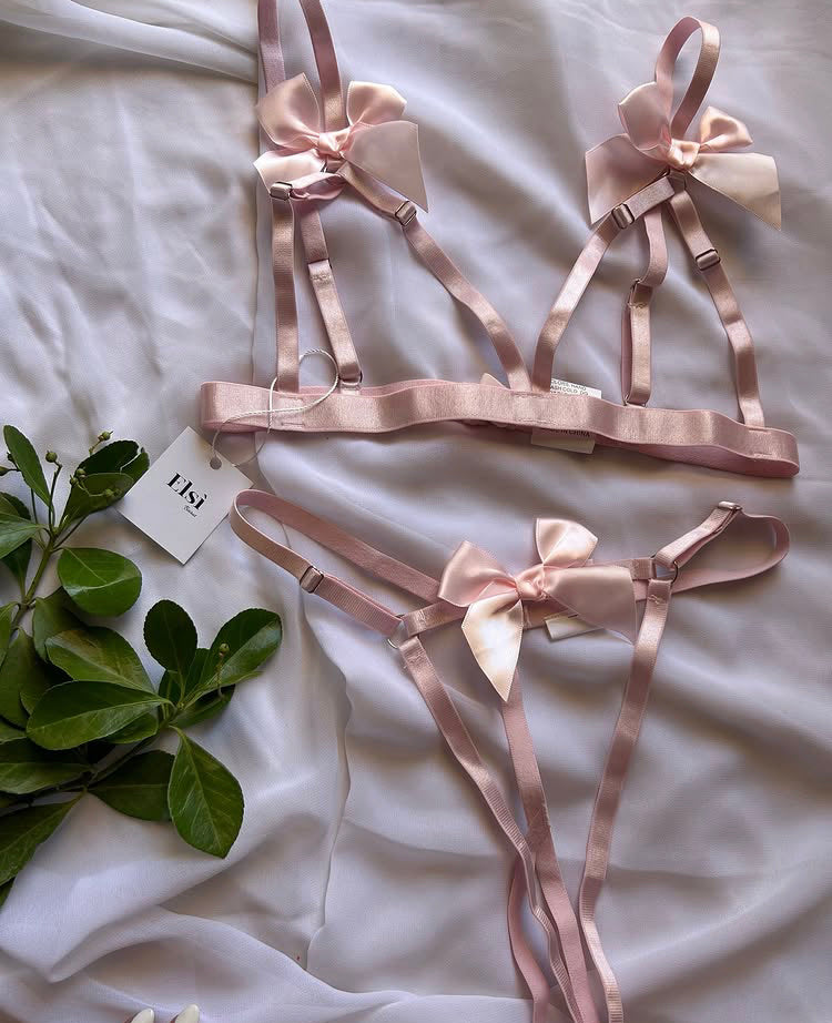 Daniella set in pink