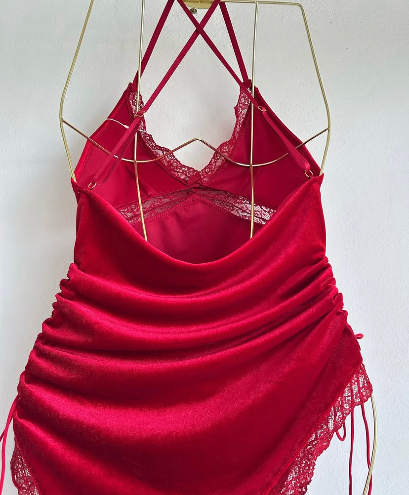Amara velvet dress in red