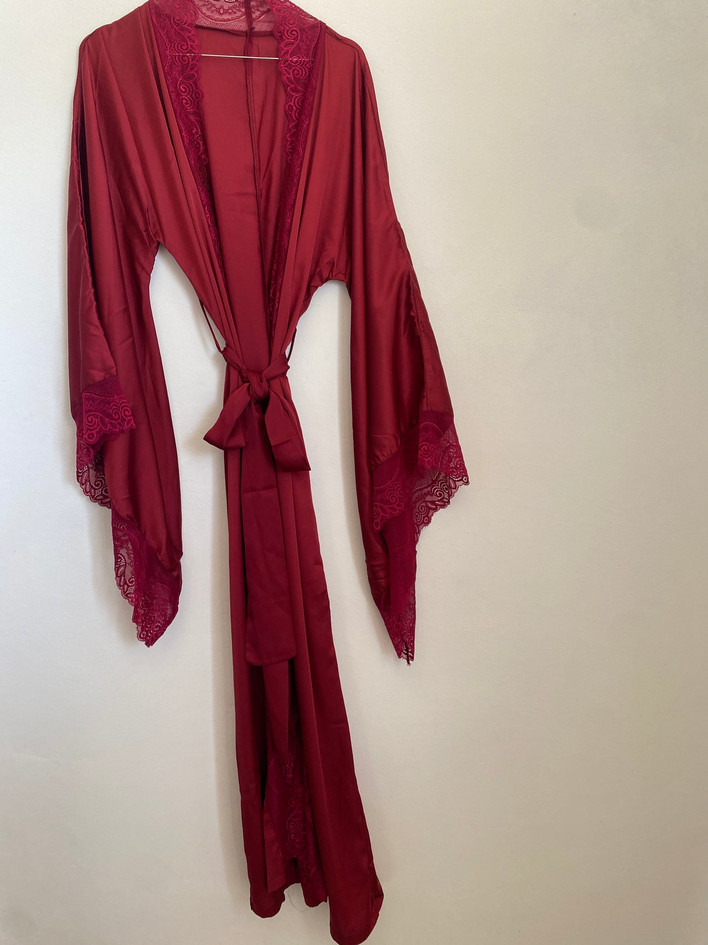 Lindy silk robe in burgundy