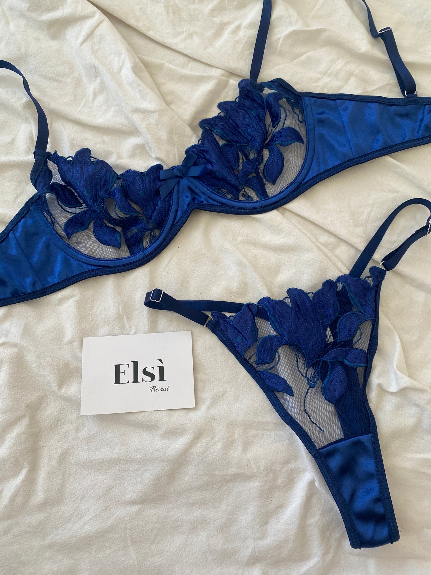 Yasma set in blue
